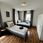 Ohpardon! - Monteurwohnung Im Eg, Einzelbetten, Loggia & Garten