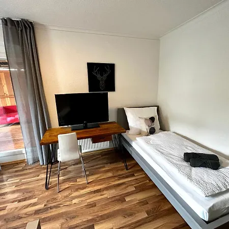 Ohpardon! - Monteurwohnung Im Eg, Einzelbetten, Loggia & Garten * Gaildorf